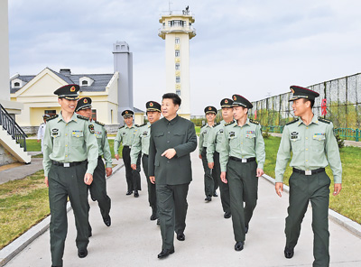 五月二十四日、二十五日，中共中央总书记、国家主席、习近平亲切看望慰问驻黑龙江部队